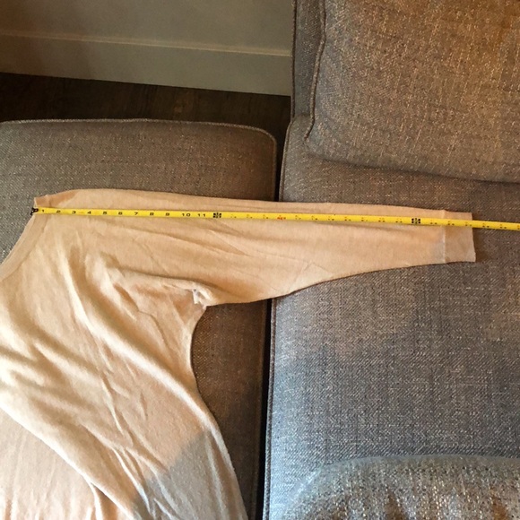 Cozy Vince camel color sweater size M - Picture 4 of 7